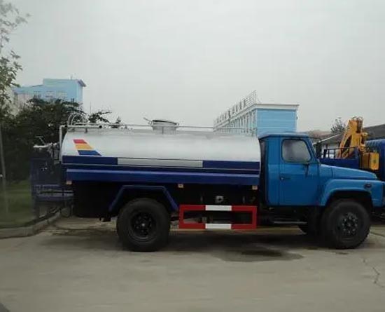 吸污車